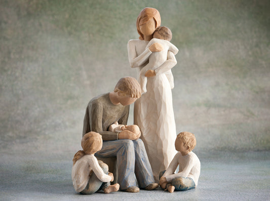 Parents with 4 children, 1 Boy, 1 Girl, Baby and New Born