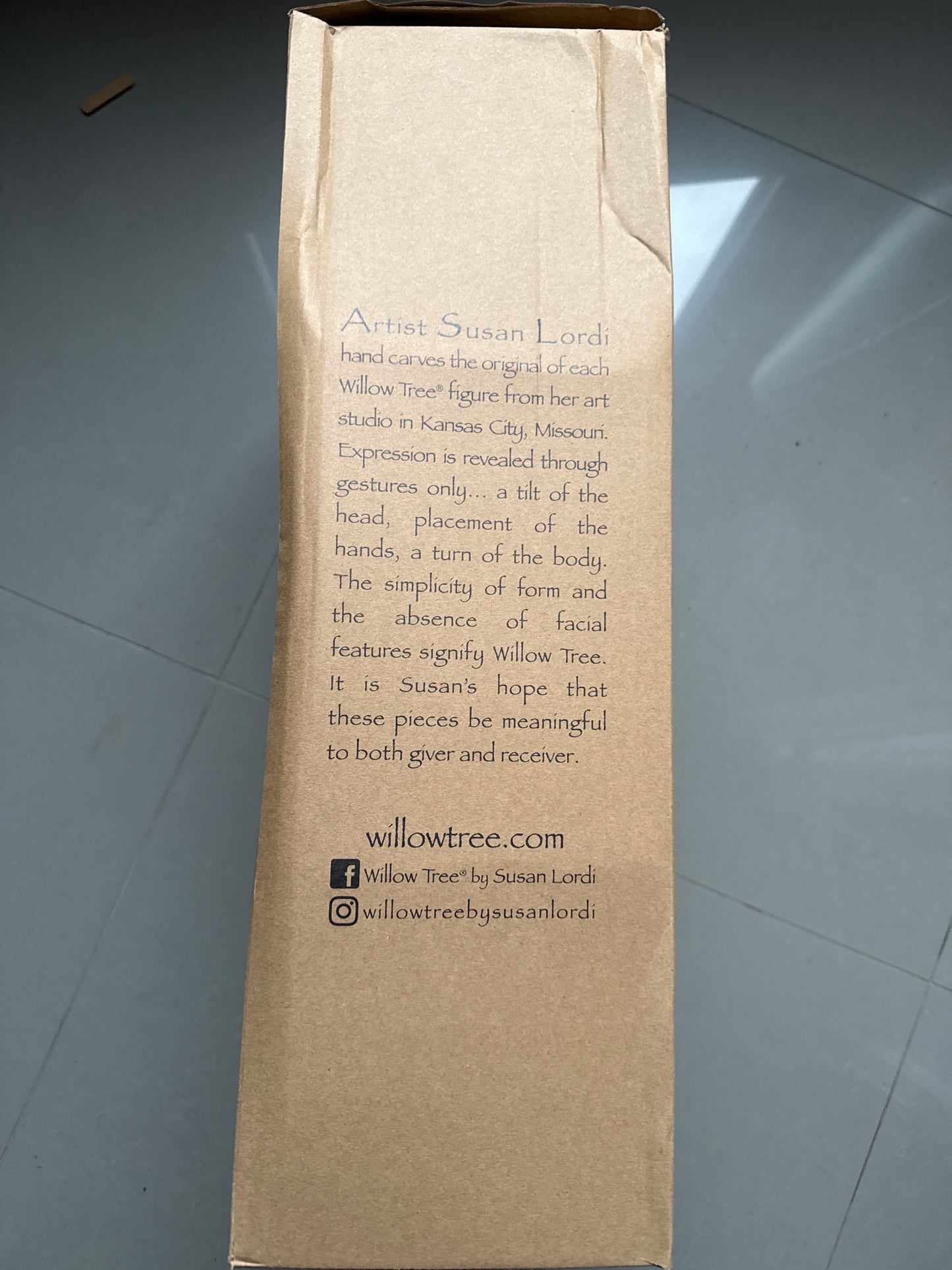 Clearance DAMAGED BOX  - Creche, Willow Tree Nativity Shelter